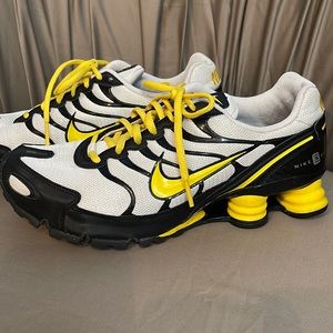 NIKE SHOX Running shoe Women’s size 9
